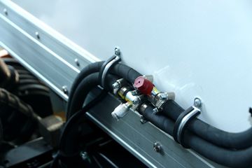 ������ʮ�� ����EC7 170���� 4X2 4.02����س�(JMT5049XLCXG26A)ͼƬ