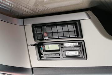 �й�����HOWO TH7 510���� 8X4 8.2����ж��(ZZ3317W446HF1)ͼƬ