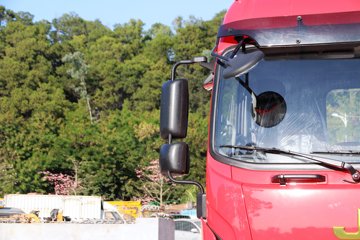 ���� ����˹Q9 220���� 4X2 6.8��AMT�Զ����Ű���ʽ�ػ���(����)ͼƬ