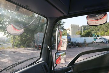 ���� ����˹Q9 220���� 4X2 6.8��AMT�Զ����Ű���ʽ�ػ���(����)ͼƬ