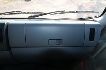 ���� ����˹Q9 220���� 4X2 6.8��AMT�Զ����Ű���ʽ�ػ���(����)ͼƬ