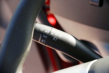 ���� ����˹Q9 220���� 4X2 6.8��AMT�Զ����Ű���ʽ�ػ���(����)ͼƬ