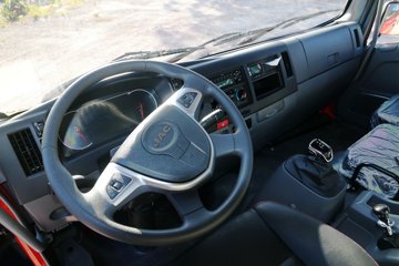 ���� ����˹Q9 220���� 4X2 6.8��AMT�Զ����Ű���ʽ�ػ���(����)ͼƬ