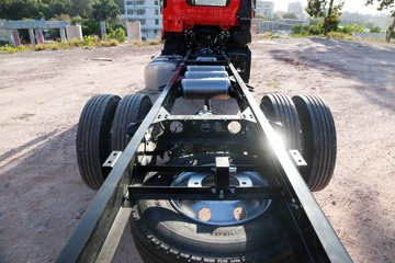 ���� ����˹Q9 220���� 4X2 6.8��AMT�Զ����Ű���ʽ�ػ���(����)ͼƬ