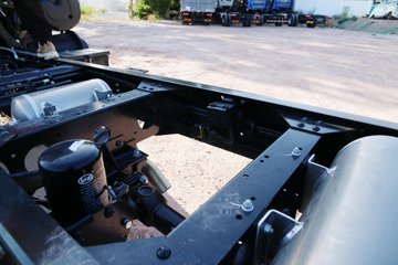 ���� ����˹Q9 220���� 4X2 6.8��AMT�Զ����Ű���ʽ�ػ���(����)ͼƬ