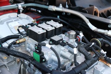 ���� ����˹Q9 220���� 4X2 6.8��AMT�Զ����Ű���ʽ�ػ���(����)ͼƬ