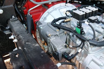 ���� ����˹Q9 220���� 4X2 6.8��AMT�Զ����Ű���ʽ�ػ���(����)ͼƬ