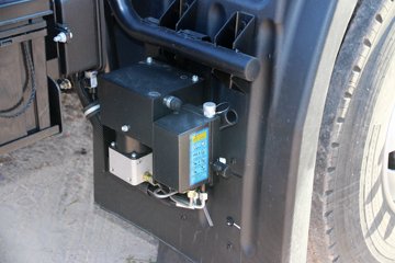 ���� ����˹Q9 220���� 4X2 6.8��AMT�Զ����Ű���ʽ�ػ���(����)ͼƬ