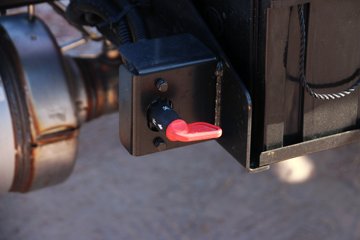 ���� ����˹Q9 220���� 4X2 6.8��AMT�Զ����Ű���ʽ�ػ���(����)ͼƬ