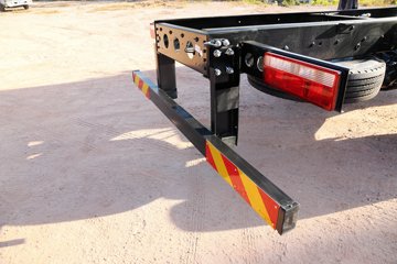 ���� ����˹Q9 220���� 4X2 6.8��AMT�Զ����Ű���ʽ�ػ���(����)ͼƬ