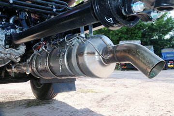 ���� ����˹Q9 220���� 4X2 6.8��AMT�Զ����Ű���ʽ�ػ���(����)ͼƬ