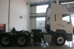 广汽日野 700智臻重卡 450马力 6X4危险品牵引车(16挡)(国六)