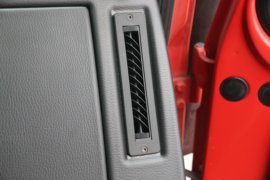 乌尼莫克&nbsp;消防车驾驶室图片