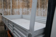 江铃 顺威窄体 143马力 4.255米单排栏板轻卡(格特拉克5挡)(国六)(JX1041TGE26)