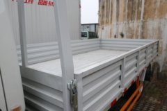 江铃 顺威窄体 143马力 4.255米单排栏板轻卡(格特拉克5挡)(国六)(JX1041TGE26)