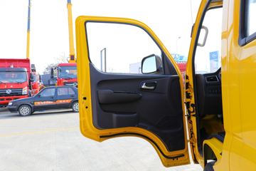 �������� С���Q�� 122���� 4X2 2.6����ж��(����)ͼƬ