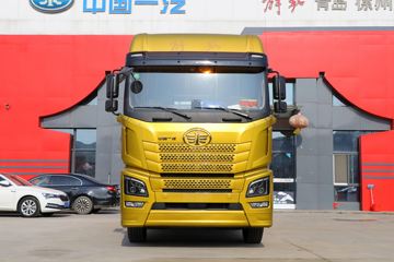 青岛解放 JH6重卡 领航版2.0 530马力 6X4 LNG自动档危险品牵引车(CA4255P25K2T1NE6A80)