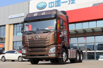 青岛解放 JH6重卡 卓越版2.0 480马力 6X4 AMT自动档牵引车(国六)(CA4256P26K15T1E6A80)