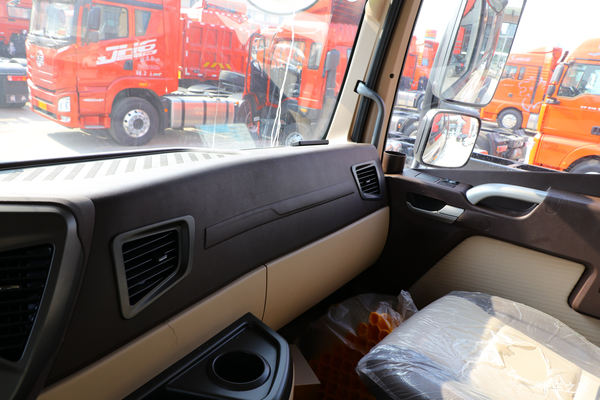 青岛解放 JH6 480马力 6×4牵引车 领航版 交伍仟抵二万