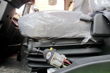 �����½� ����D1 160���� 4X2 4.2����ж��(����)ͼƬ