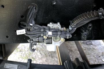 �����½� ����D1 160���� 4X2 4.2����ж��(����)ͼƬ