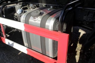 �����½� ����D1 160���� 4X2 4.2����ж��(����)ͼƬ