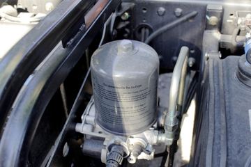 �����½� ����D1 160���� 4X2 4.2����ж��(����)ͼƬ