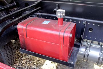 �����½� ����D1 160���� 4X2 4.2����ж��(����)ͼƬ