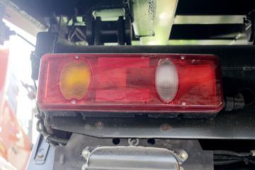 �����½� ����D1 160���� 4X2 4.2����ж��(����)ͼƬ