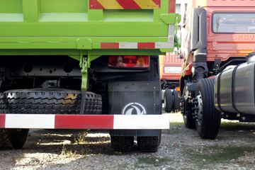 �����½� ����D1 160���� 4X2 4.2����ж��(����)ͼƬ