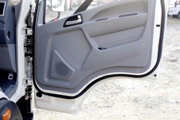 �й�����HOWO ׷�� 130���� 4X2 4.1����س�(����)(ZZ5047XLCH3315F145)ͼƬ