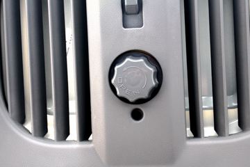 �й�����HOWO ׷�� 130���� 4X2 4.1����س�(����)(ZZ5047XLCH3315F145)ͼƬ