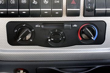 �й�����HOWO ׷�� 130���� 4X2 4.1����س�(����)(ZZ5047XLCH3315F145)ͼƬ