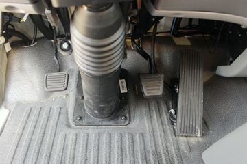 �й�����HOWO ׷�� 130���� 4X2 4.1����س�(����)(ZZ5047XLCH3315F145)ͼƬ