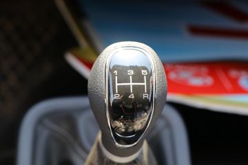 Ծ�� ����H300 131���� 4X2 4.09����س�(SH5043XLCZFDCWZ2)ͼƬ