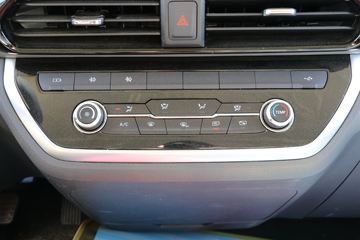 Ծ�� ����H300 131���� 4X2 4.09����س�(SH5043XLCZFDCWZ2)ͼƬ