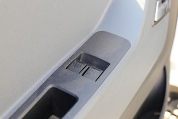 Ծ�� ����H300 131���� 4X2 4.09����س�(SH5043XLCZFDCWZ2)ͼƬ