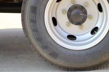 Ծ�� ����H300 131���� 4X2 4.09����س�(SH5043XLCZFDCWZ2)ͼƬ