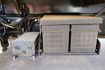 Ծ�� ����H300 131���� 4X2 4.09����س�(SH5043XLCZFDCWZ2)ͼƬ