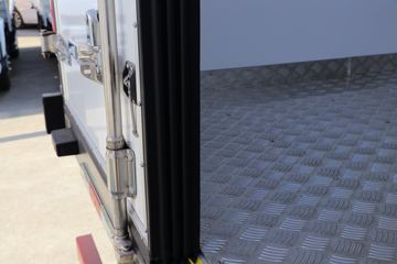 Ծ�� ����H300 131���� 4X2 4.09����س�(SH5043XLCZFDCWZ2)ͼƬ