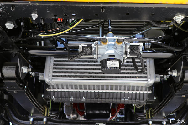 ����Ծ������ʵҵ����S100�Ż�0.6��5.2������