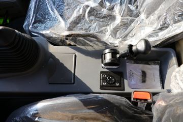 ���� �����A5L�п� 220���� 4X2 6.8�������ػ���(����)ͼƬ