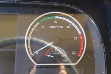 ���� �����A5L�п� 220���� 4X2 6.8�������ػ���(����)ͼƬ