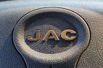 ���� �����A5L�п� 220���� 4X2 6.8�������ػ���(����)ͼƬ