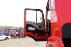 江淮 格尔发A5W 320马力 6X2 7.8米厢式载货车(国六)(HFC5251XXYP1K5D52KS)