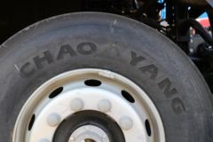 江淮 格尔发A5W 320马力 6X2 7.8米厢式载货车(国六)(HFC5251XXYP1K5D52KS)