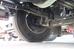 陕汽重卡 德龙L5000 轻量化版 260马力 4X2 6.8米仓栅式载货车(国六)(东康)(SX5189CCYLA501F2)