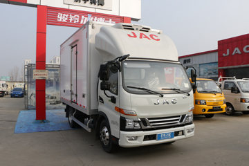 骏铃V6&nbsp;冷藏车外观图片