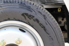 福田瑞沃 小金刚 95马力 4X2 2.8米自卸车(国六)(BJ3042D8ABA-01)