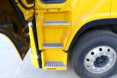 庆铃 五十铃巨咖VC66 460马力 6X4牵引车(国六)(QL4250W6NDZ)
